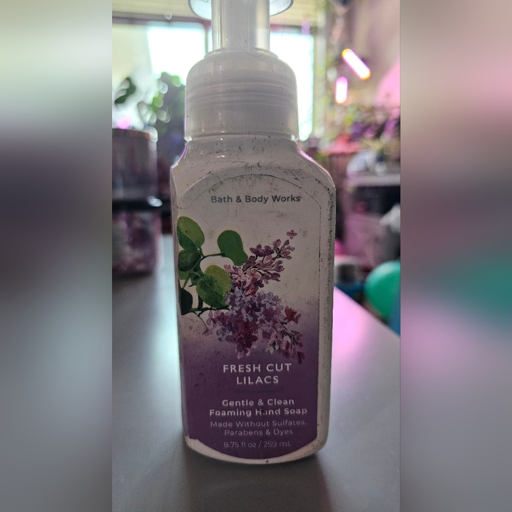 Fresh cut lilacs foaming hand soap